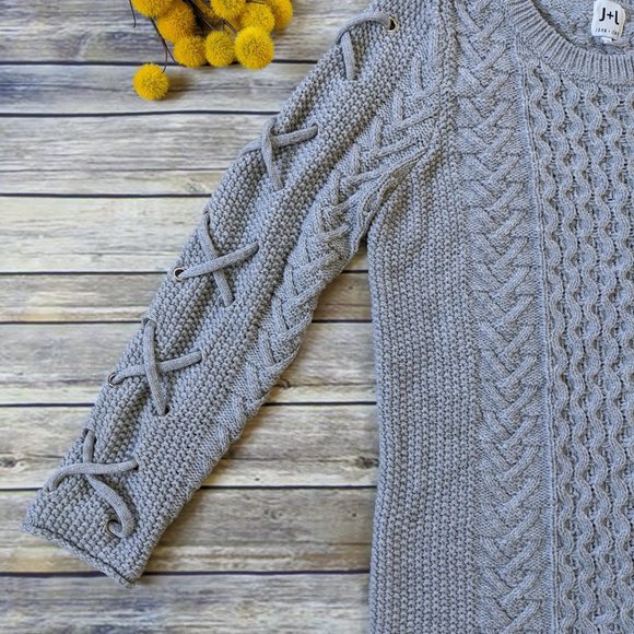 John & Jenn Gray Chunky Knit Crew Sweater - Picture 4 of 10